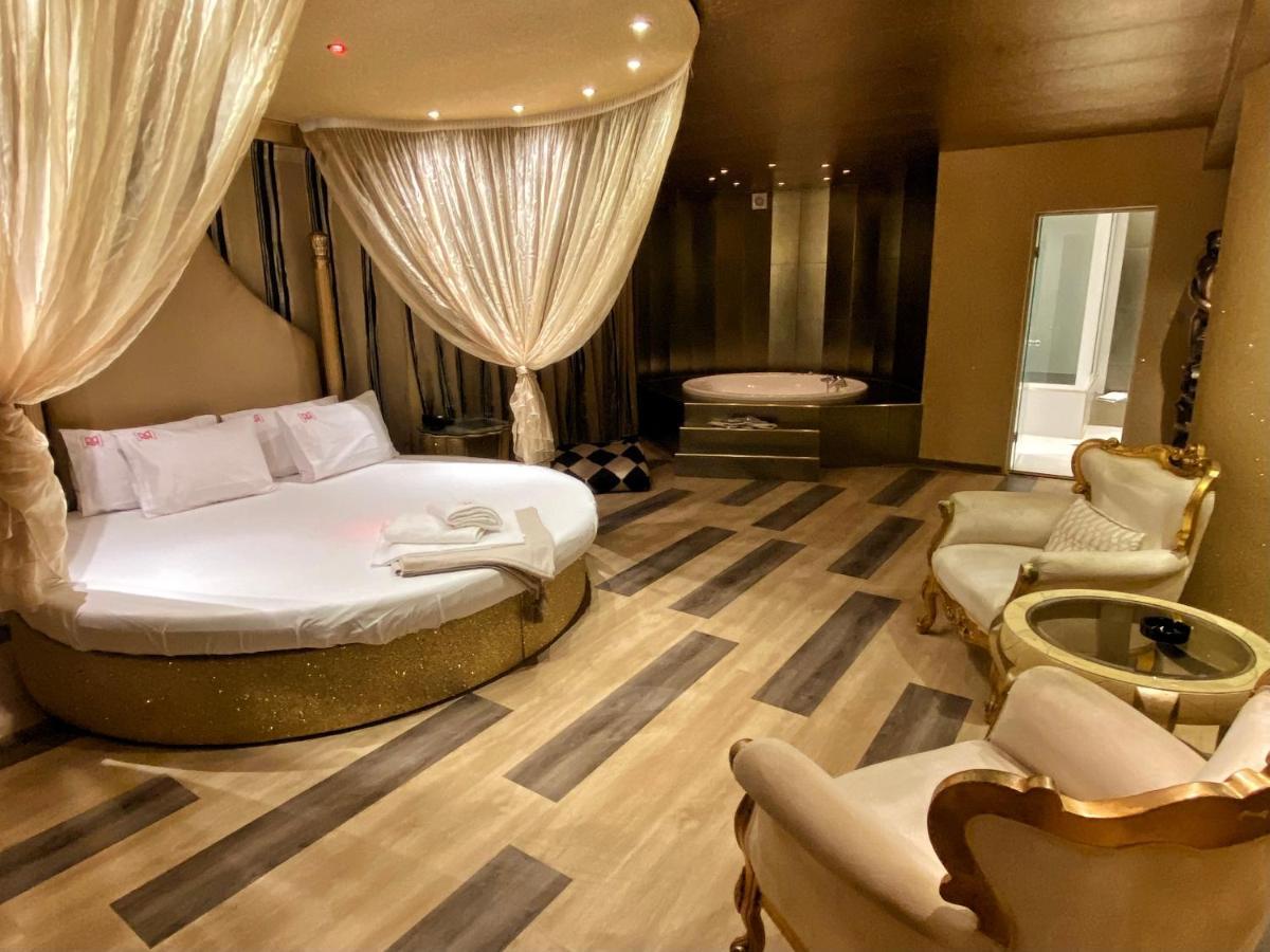 Ruby Rooms Kifisia - Adults Only เอเธนส์ ภายนอก รูปภาพ