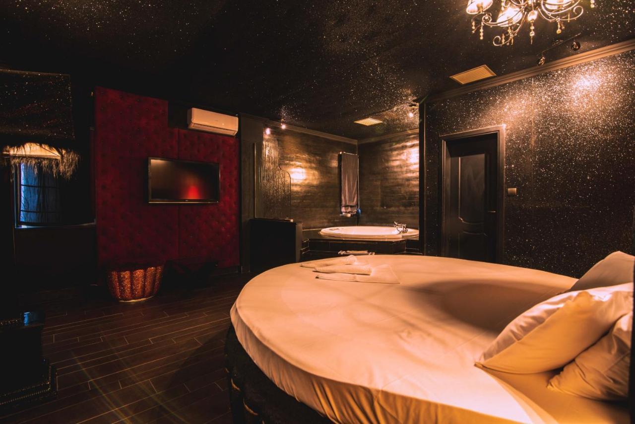 Ruby Rooms Kifisia - Adults Only เอเธนส์ ภายนอก รูปภาพ